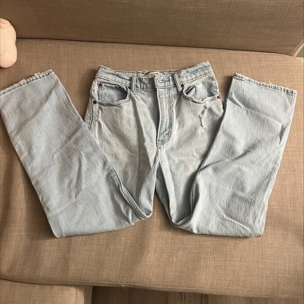 Abecrombie 25S light wash 90's distressed jeans